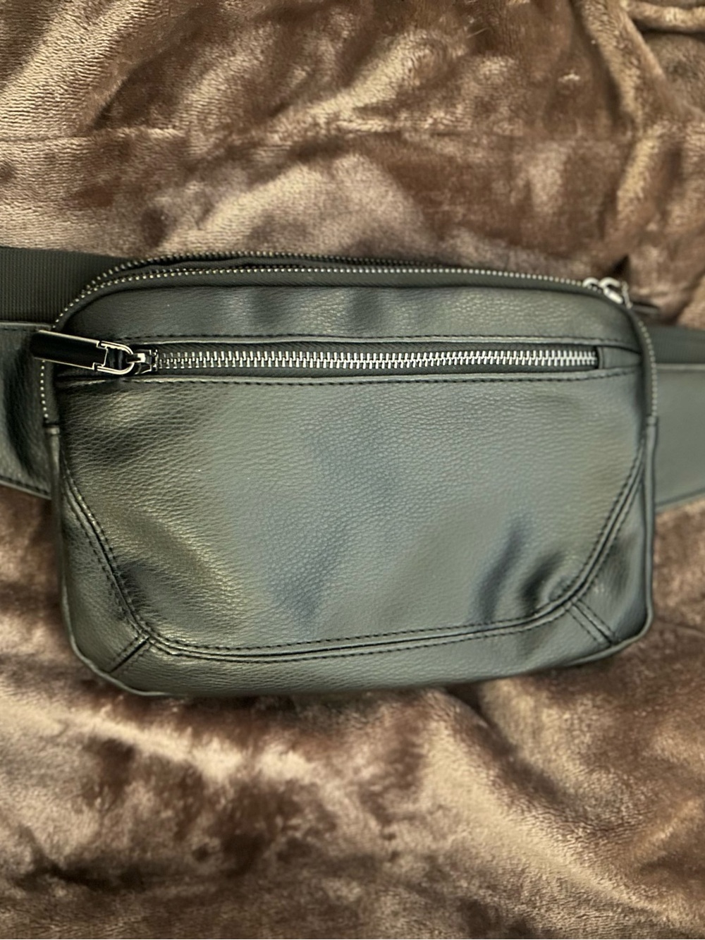 Black Leatherette Men's / Women’s Waist Bag - Sleek Everyday Carry
